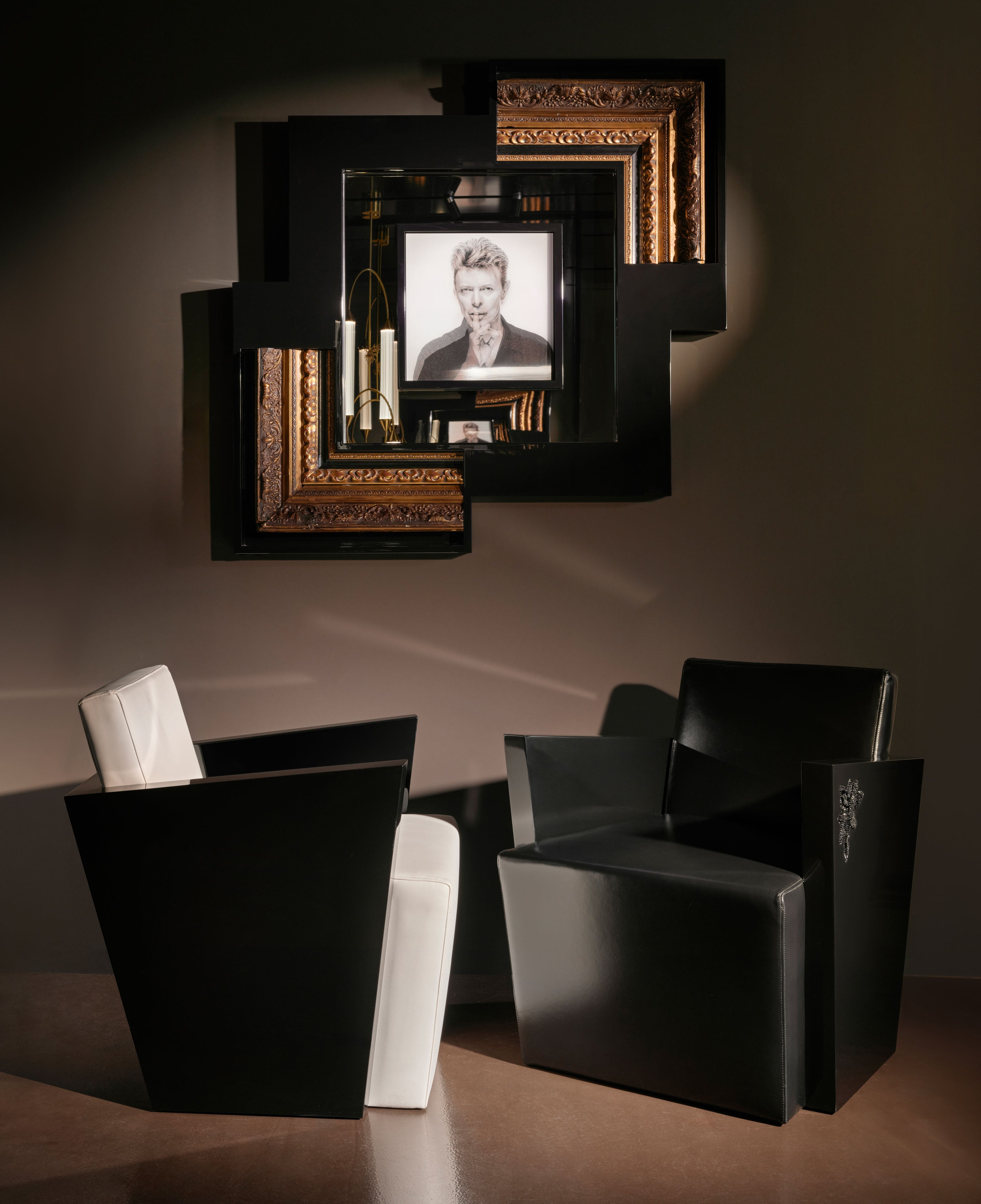 ISTANBUL GLAM ARMCHAIR - BLACK LEATHER