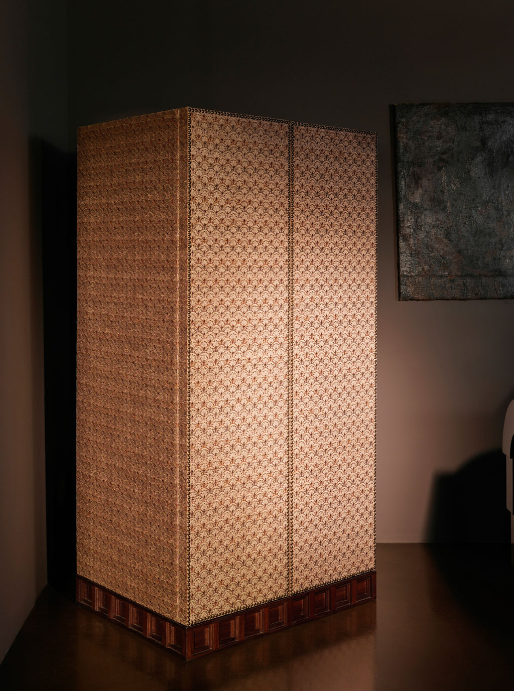 VH BAR CABINET 001