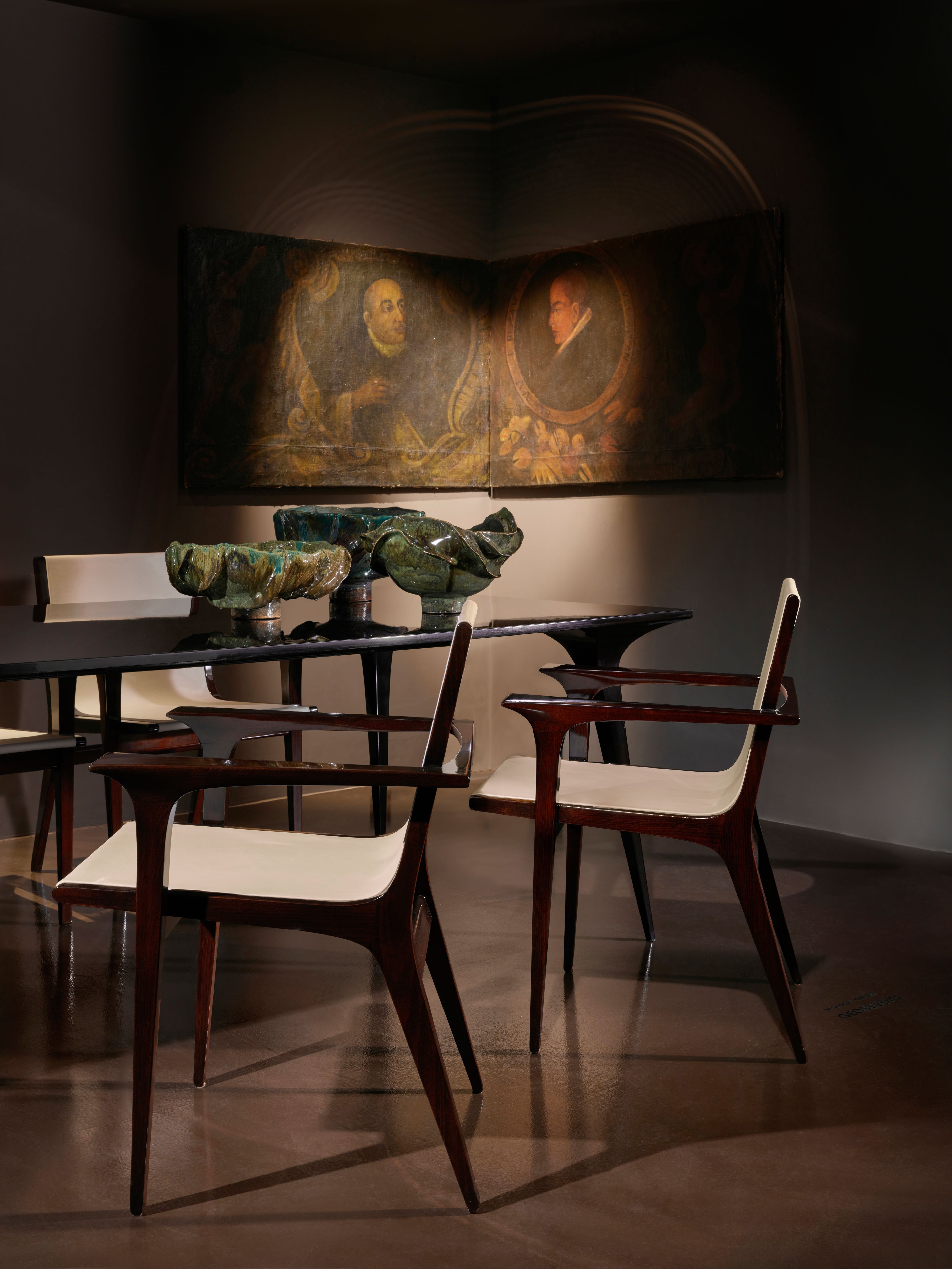 PRAGUE TABLE