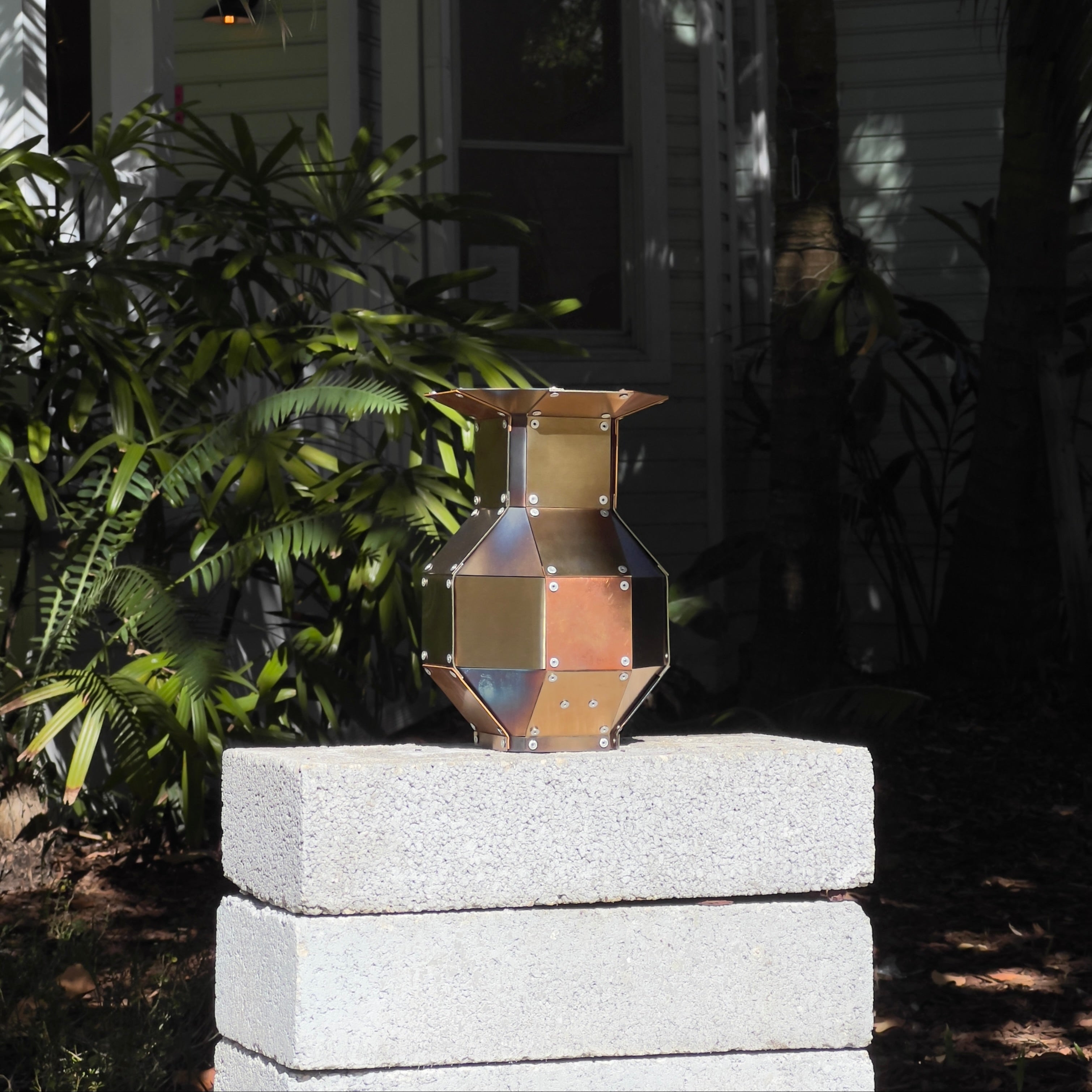 AMPHORA 02