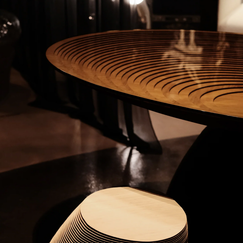 STRATUM SAXUM TABLE
