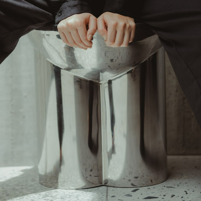 METATE STOOL