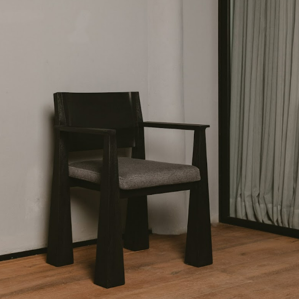 BRU DINING CHAIR WITH ARMS