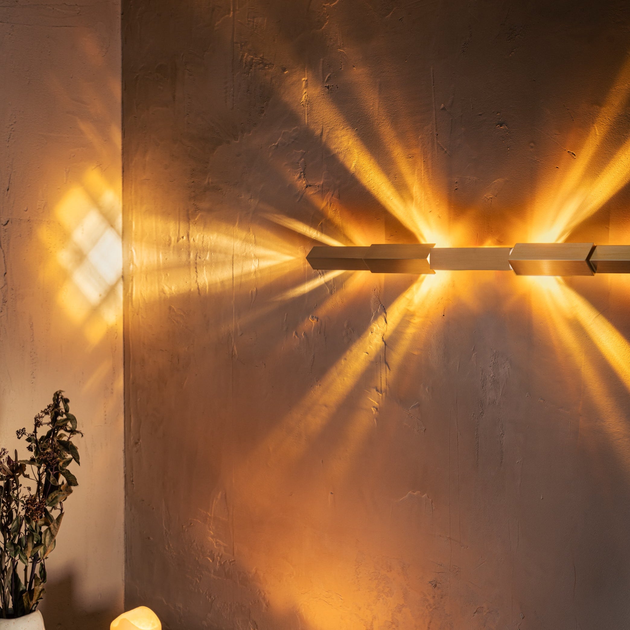 TETRA HORIZON WALL LIGHT