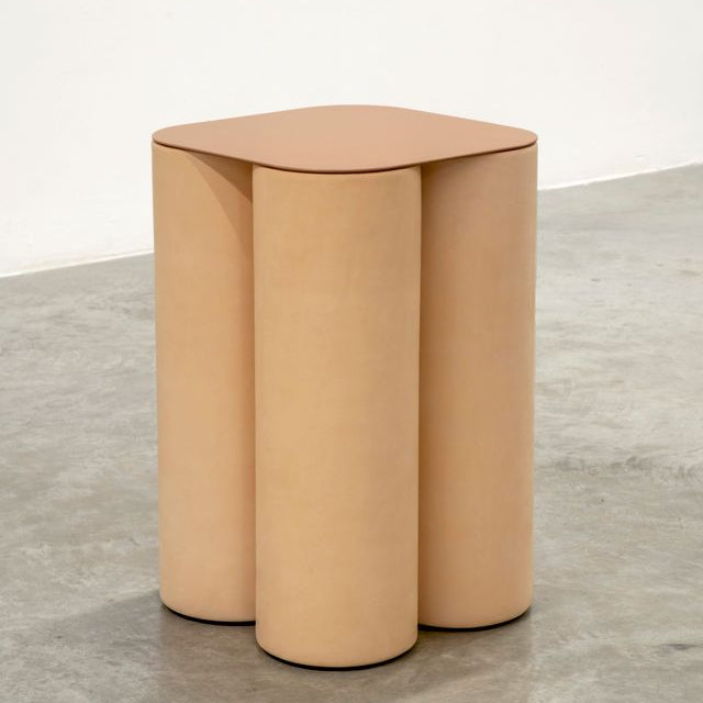 SILOS SMALL NUDE SIDE TABLE LEATHER TOP