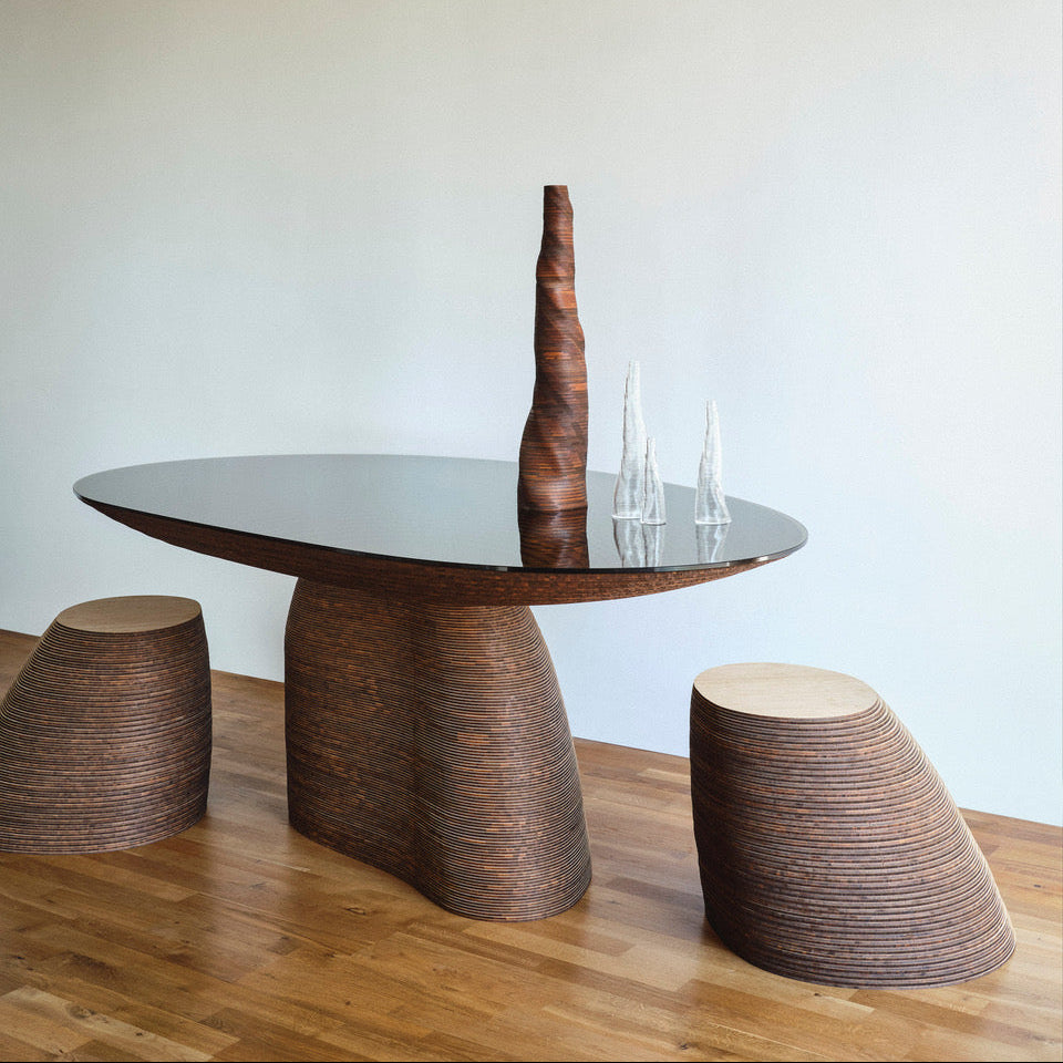 STRATUM SAXUM TABLE