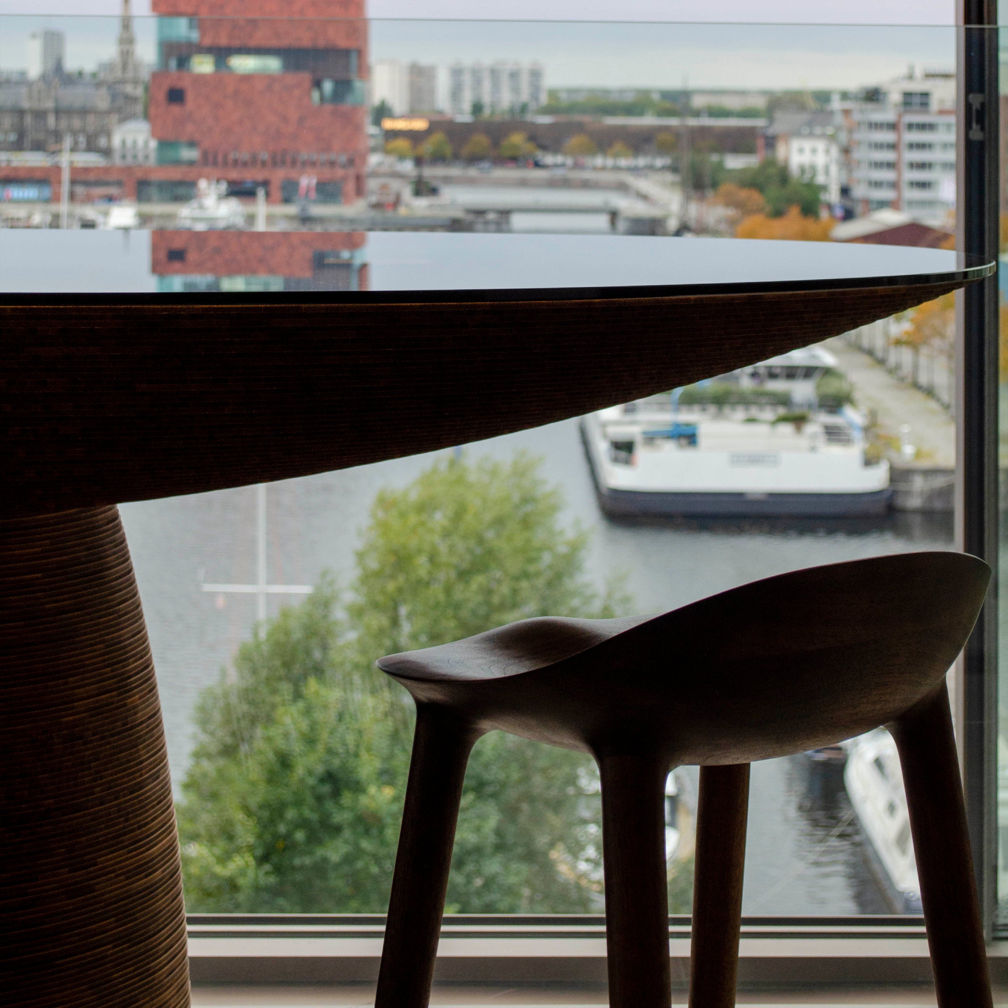 STRATUM SAXUM BESPOKE BAR TABLE
