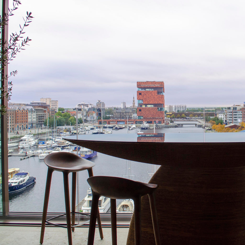 STRATUM SAXUM BESPOKE BAR TABLE