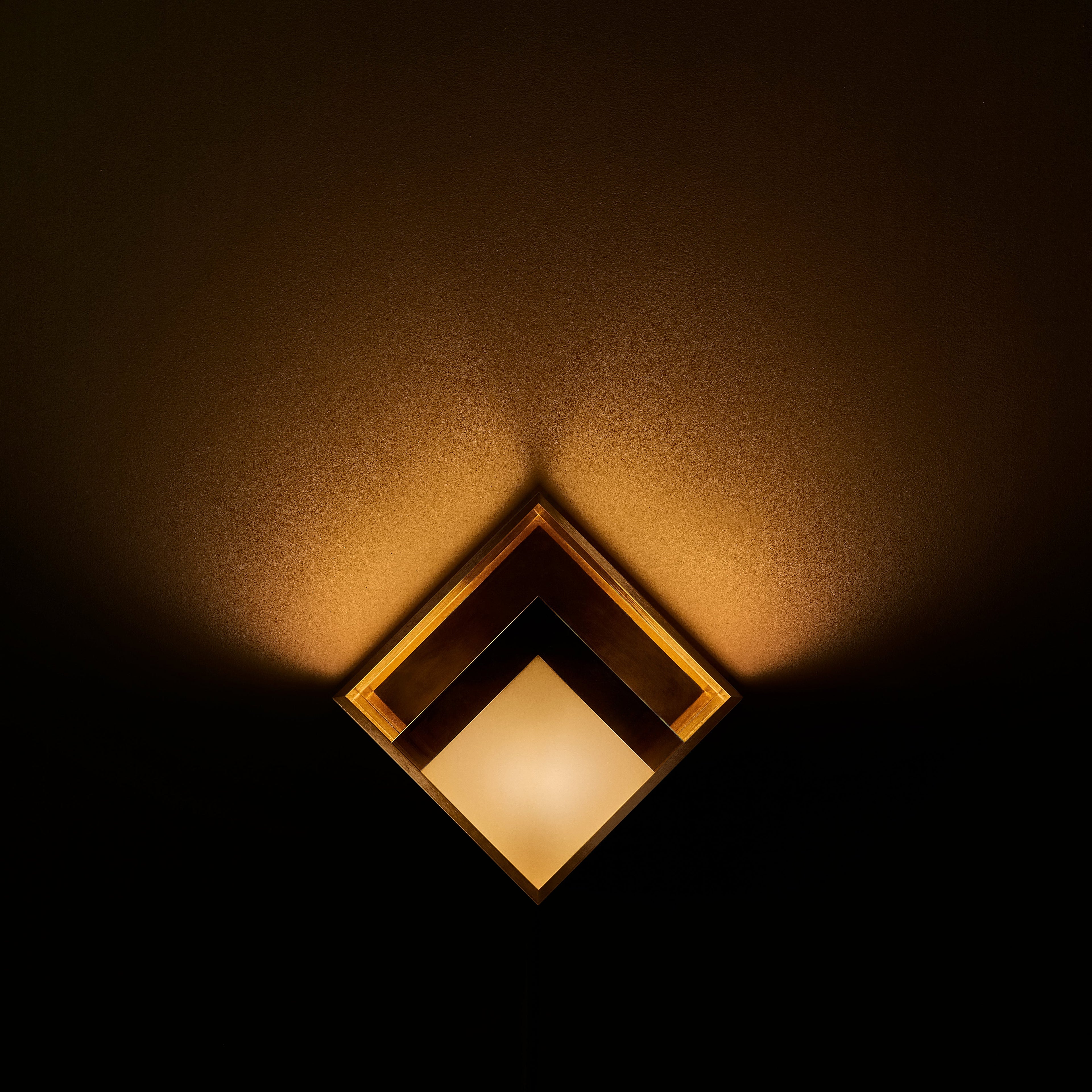 ISOS WISO WALL LAMP
