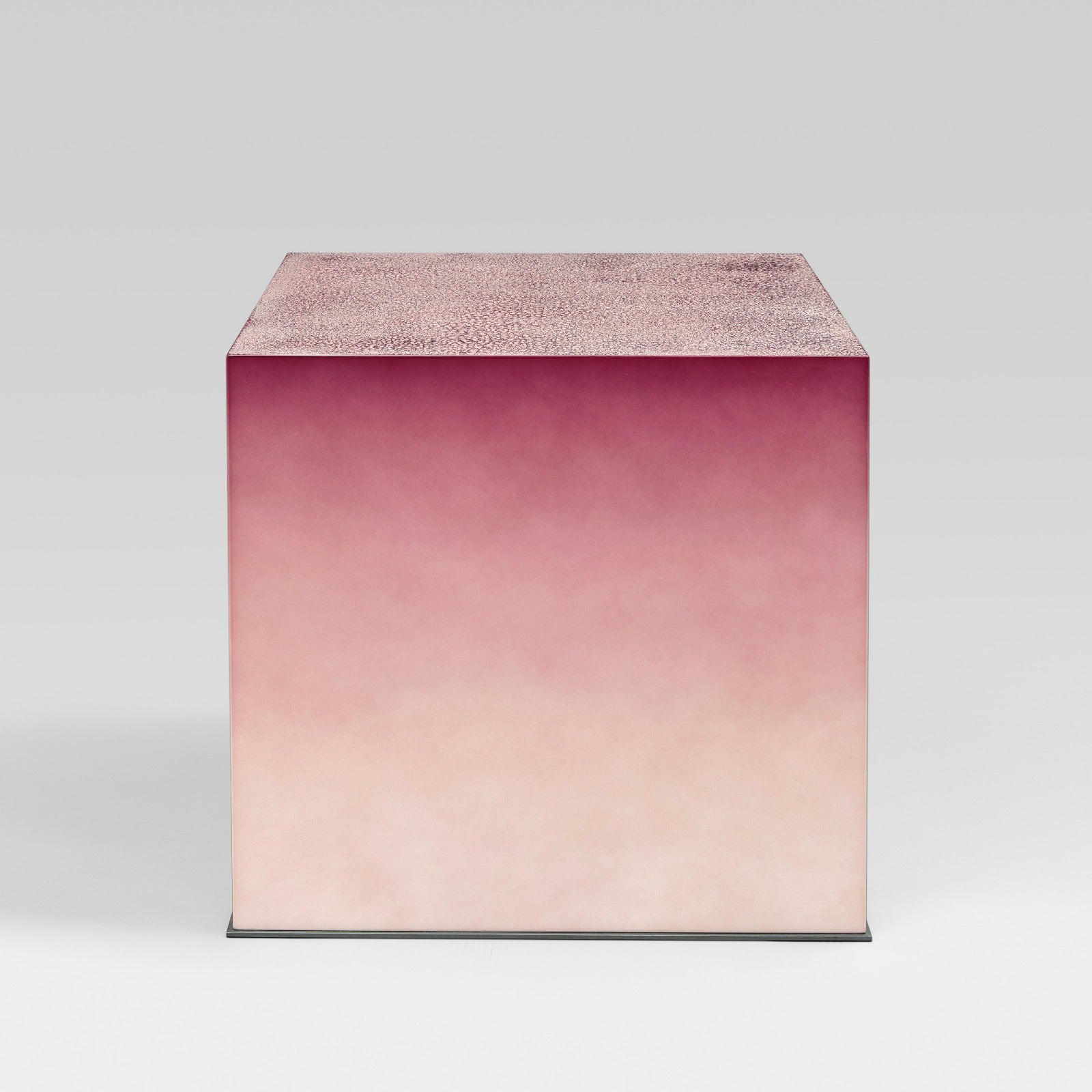 COMETE II PEDESTAL TABLE