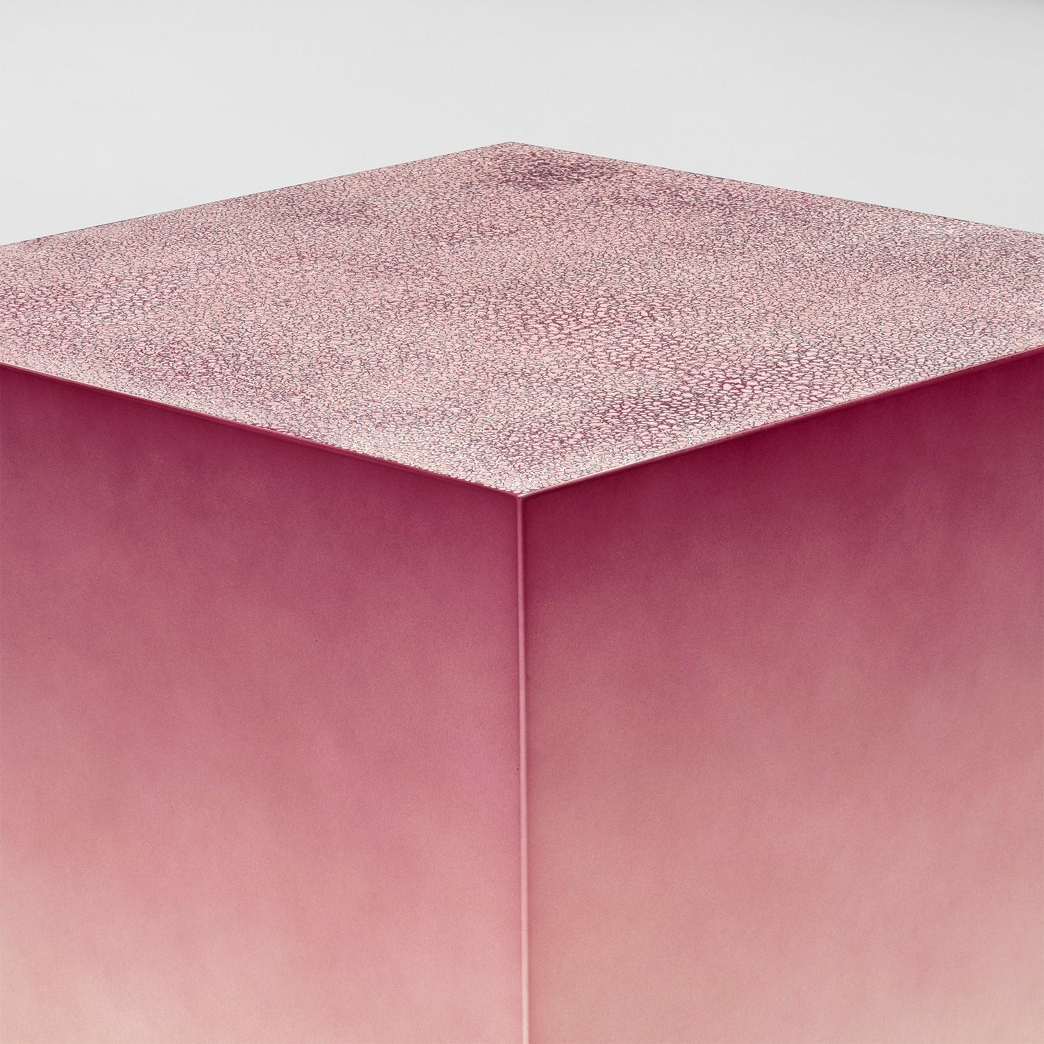 COMETE II PEDESTAL TABLE