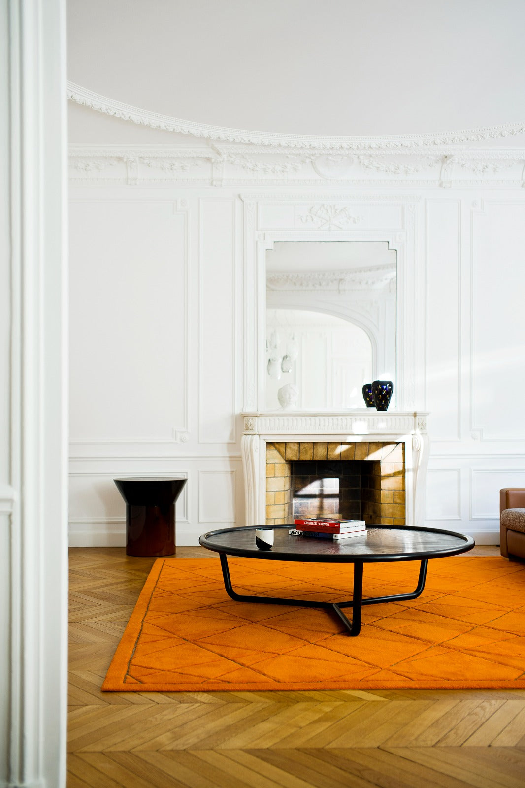 HELIOS ROUND COFFEE TABLE