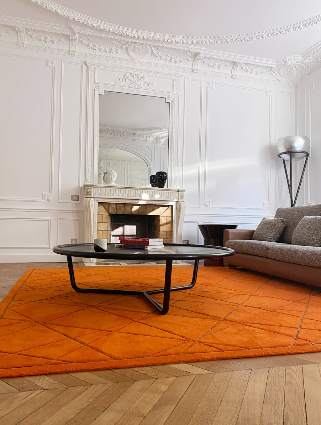 HELIOS ROUND COFFEE TABLE