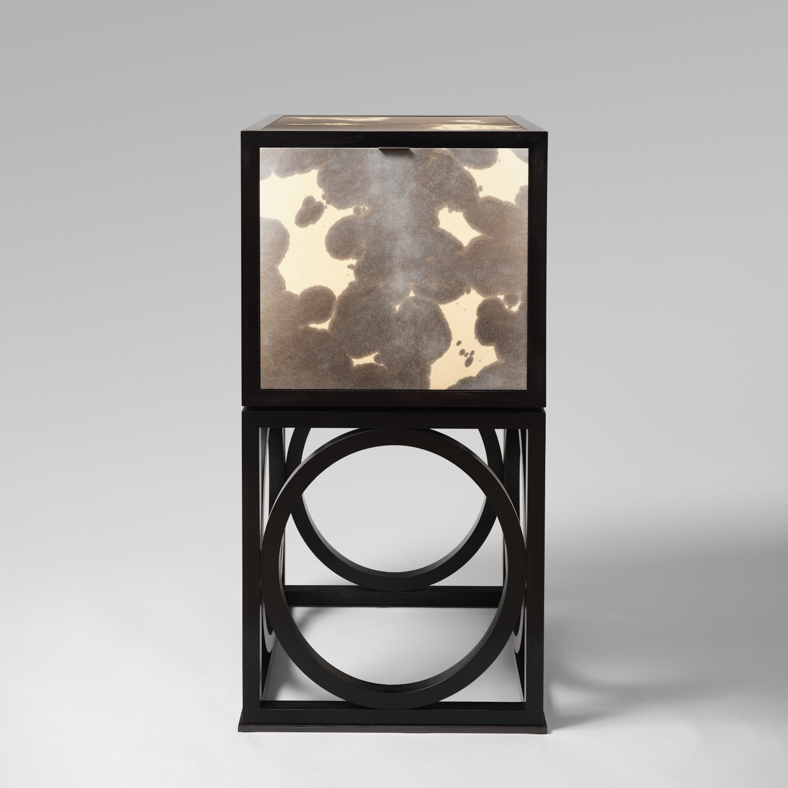 ORAGE III CABINET
