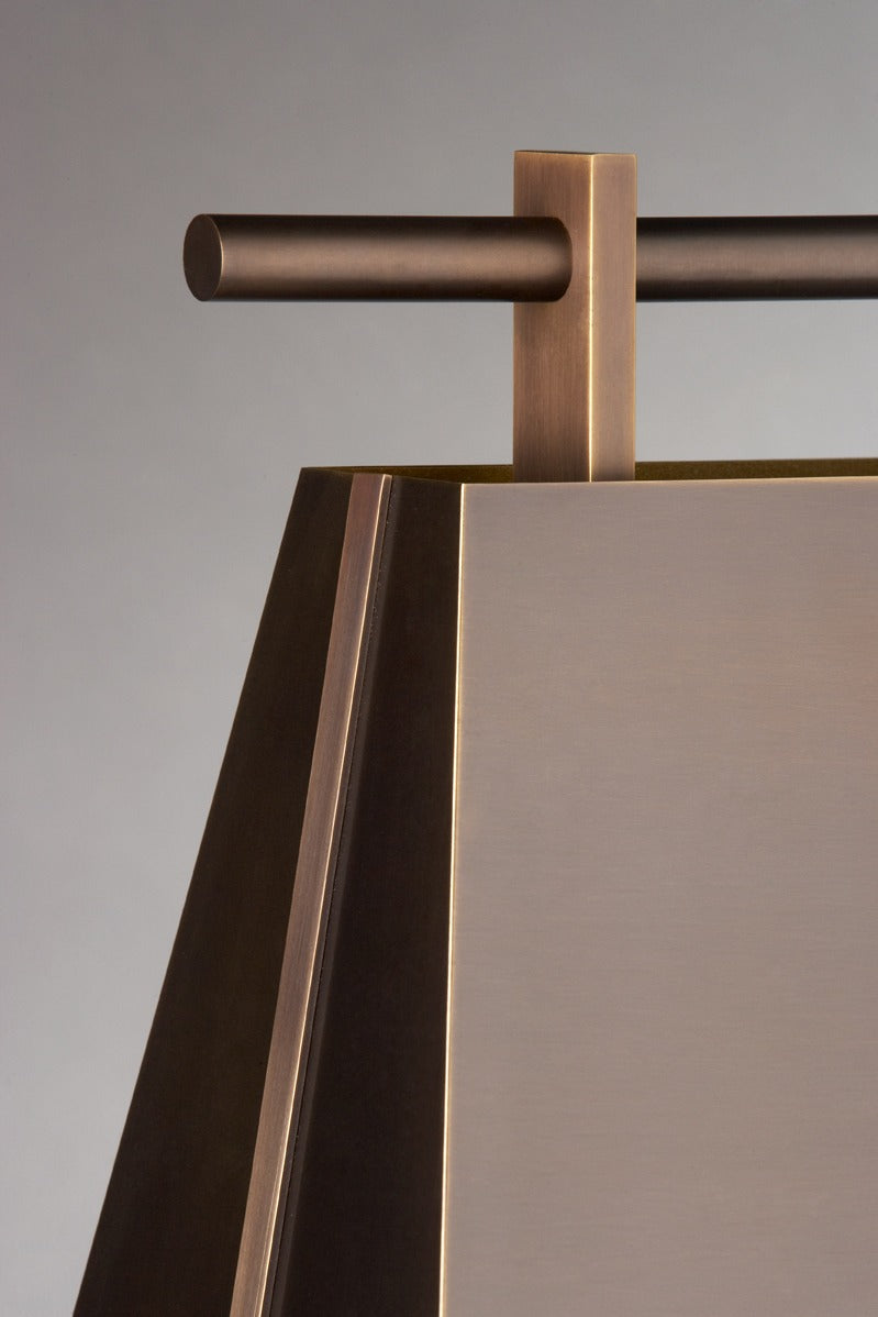 TYR LAMP