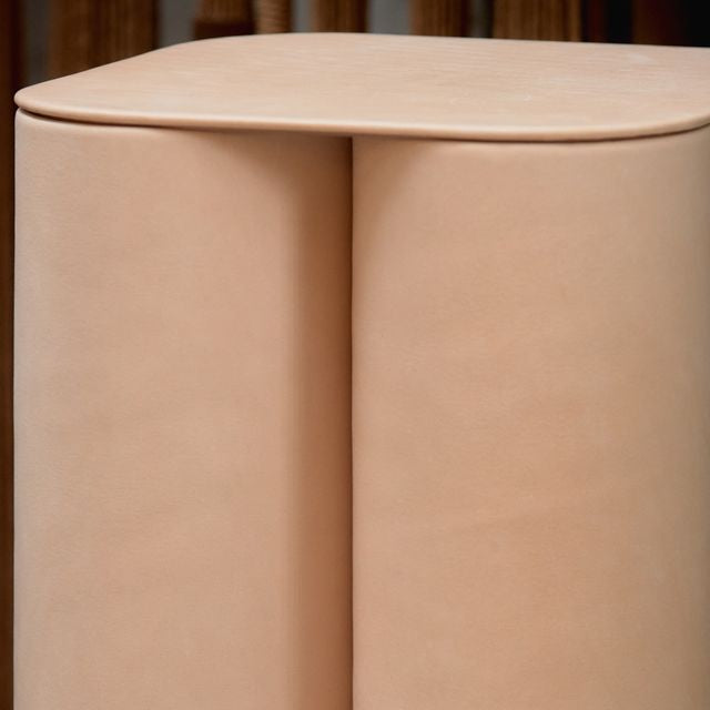 SILOS SMALL NUDE SIDE TABLE LEATHER TOP